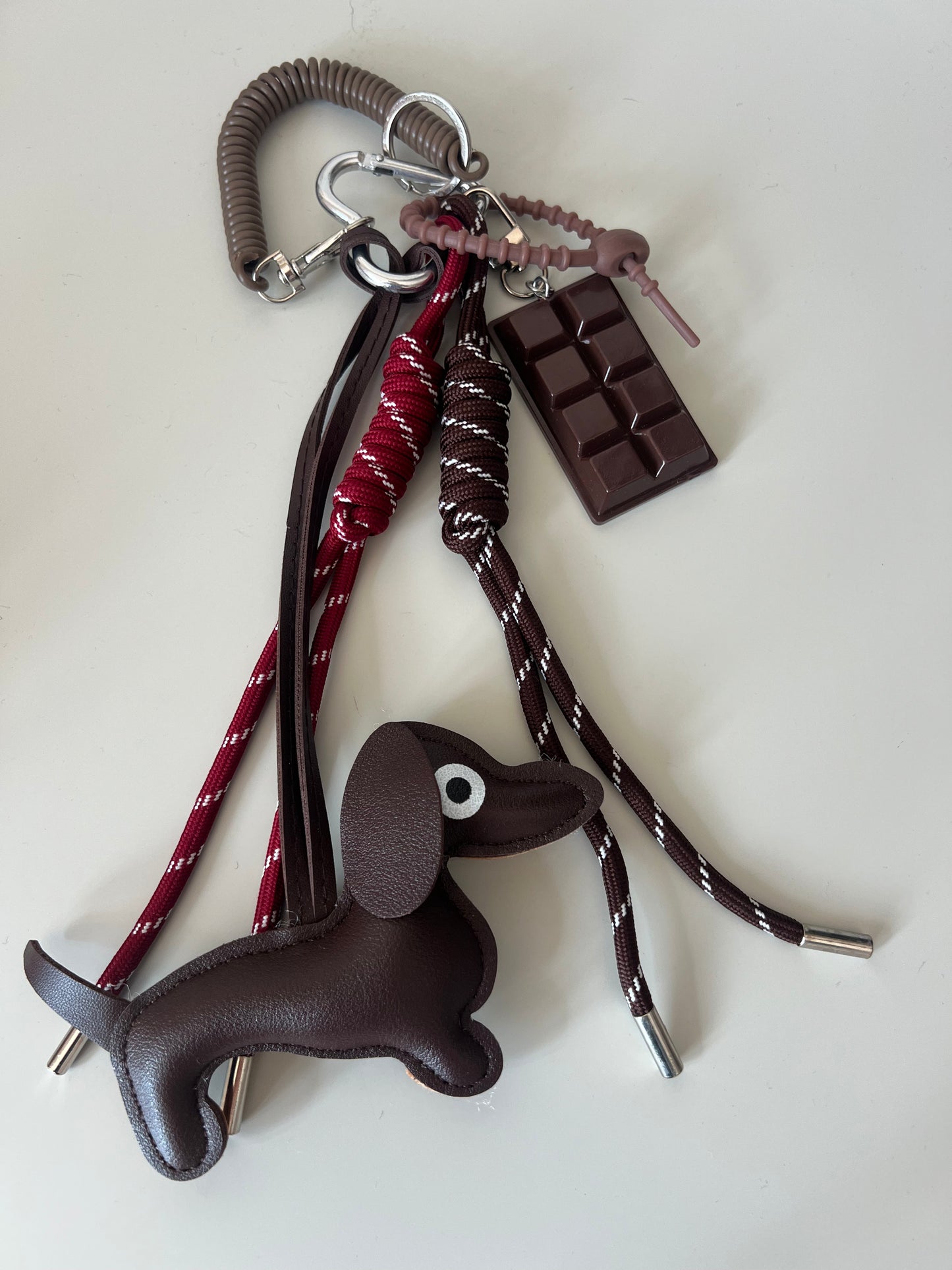 Llavero charm salchicha