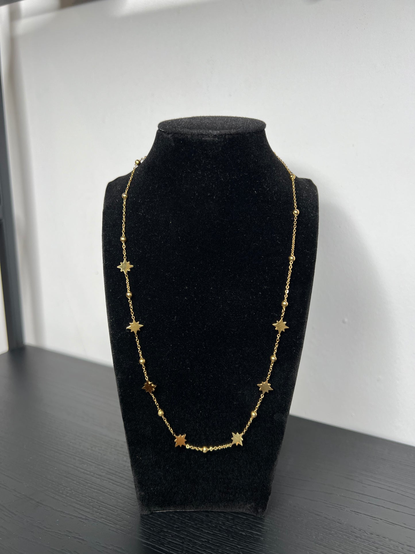 Collar Venus dorado